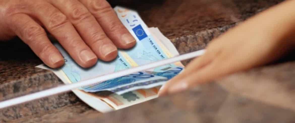 Πέμπτοι οι Κυκλαδίτες σε τραπεζικές καταθέσεις με 2 δις 43 εκατ. ευρώ