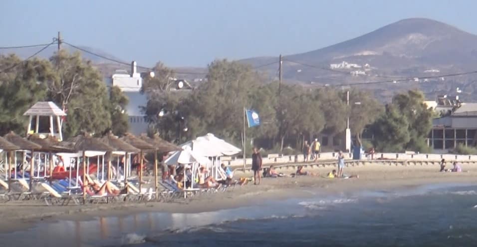 "Κρατάει" ακόμα η παραλία του Αγίου Γεωργίου Νάξου (βίντεο)