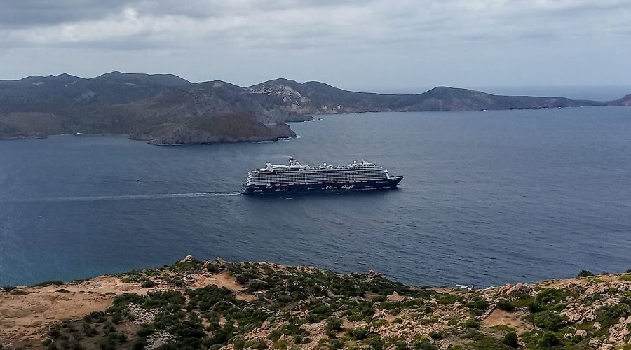 Δήμος Μήλου: Το κρουαζιερόπλοιο με τα 12 κρούσματα κορωνοϊού δεν αποβίβασε κανέναν στο νησί