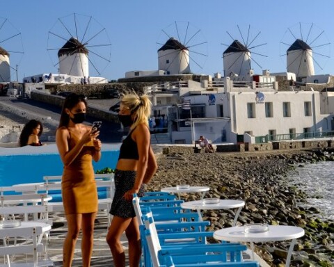 Το ένα τρίτο των φετινών εσόδων από τον τουρισμό απορρόφησαν τα νησιά του Νοτίου Αιγαίου