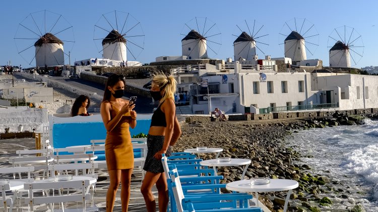 Το ένα τρίτο των φετινών εσόδων από τον τουρισμό απορρόφησαν τα νησιά του Νοτίου Αιγαίου