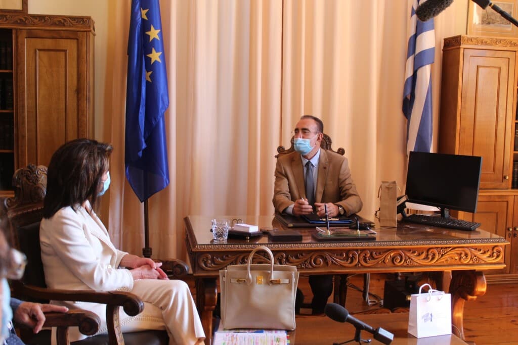«Ελλάδα 2021» : Στη Σύρο, το καταφύγιο του Αγώνα, η Γιάννα και αντιπροσωπεία της Επιτροπής