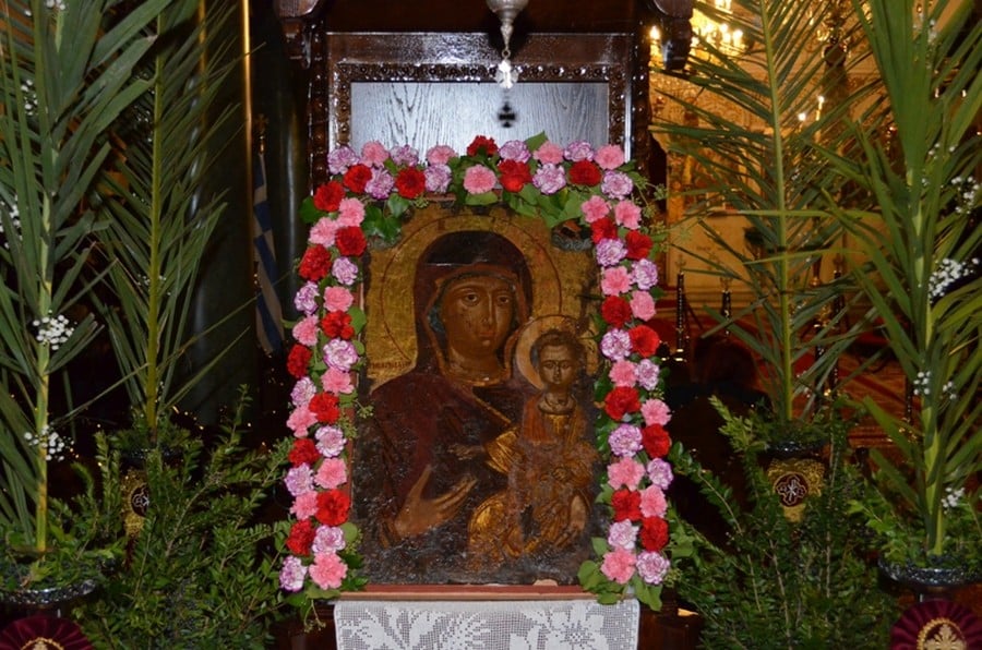 Εορτάζει η πολιούχος της Χώρας Νάξου, Παναγία Χρυσοπολίτισσα