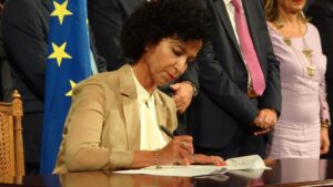 Αναστασία Δεληγιάννη – Άσπρου, έπαρχος Τήνου: Υπογραφή σύμβασης καθαρισμού των ρεμάτων στην Τήνο