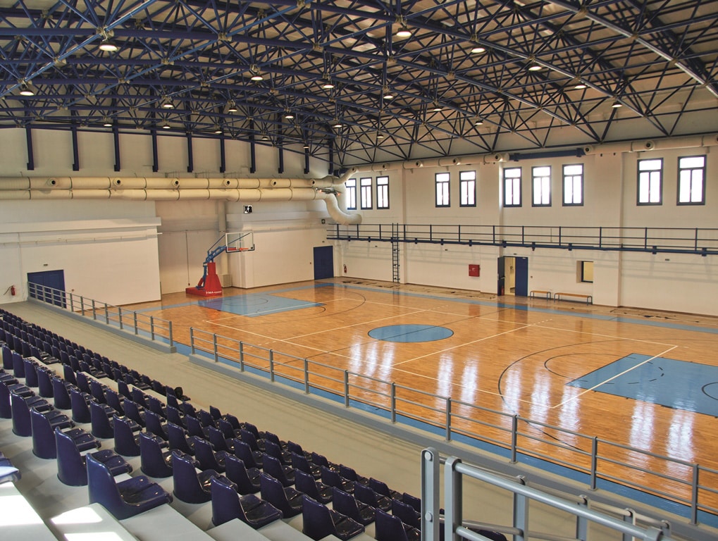 Ο διαγωνισμός και η επισκευή γηπέδων καλαθοσφαίρισης – πετοσφαίρισης περιοχής Λάκκας, Χώρας Μυκόνου