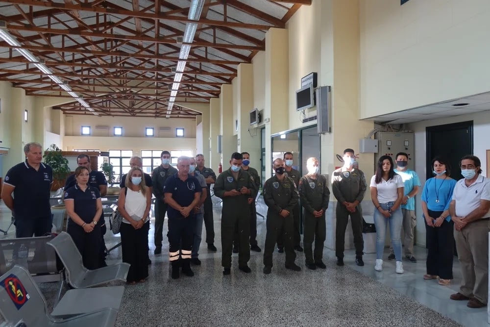 Ο Σεβασμιότατος κ. Δωρόθεος Β’ τέλεσε αγιασμό στα γραφεία διασωστών και του πληρώματος του ελικοπτέρου ΕΚΑΒ στο αεροδρόμιο της Σύρου
