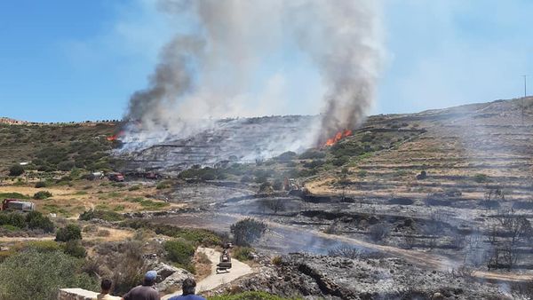 Έσβησε η πυρκαγιά που εκδηλώθηκε, σήμερα, στην περιοχή Καμπί της Πάρου... - Τί λέει ο έπαρχος Πάρου-Αντιπάρου, Κώστας Μπιζάς