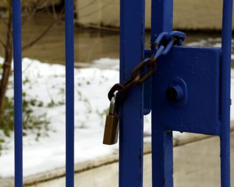 Δευτέρα και Τρίτη κλειστά τα σχολεία σε Νάξο & Μικρές Κυκλάδες, με απόφαση του δημάρχου