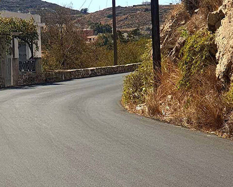 Δημοπρατείται από την Περιφέρεια η ανακατασκευή ασφαλτοτάπητα επαρχιακού οδικού δικτύου ν. Σύρου