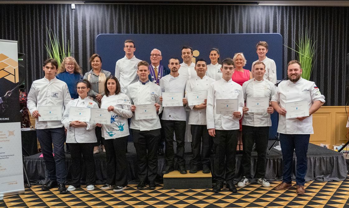 European Young Chef Award 2023: Με ένα τοπικό πιάτο από παραδοσιακό πανηγύρι της Μυκόνου... - (video)