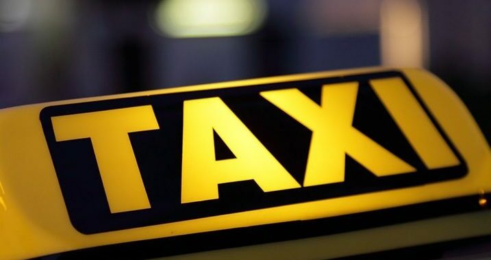 Ν. Αιγαίο: Μετατροπή αδειών ταξί σε 9θέσια