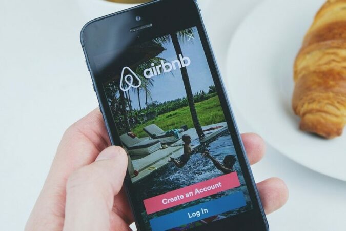 Έρχονται πολύ σκληρά μέτρα για το Airbnb: Αυτές είναι οι 3 μεγάλες περιοχές της Ελλάδας που μπαίνει κόφτης