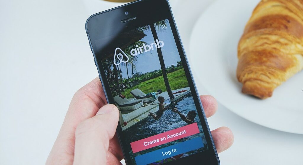 Έρχονται πολύ σκληρά μέτρα για το Airbnb: Αυτές είναι οι 3 μεγάλες περιοχές της Ελλάδας που μπαίνει κόφτης